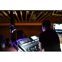Moderátor a DJ Radeesek (Radek Hemelík - Crazy Rádio)