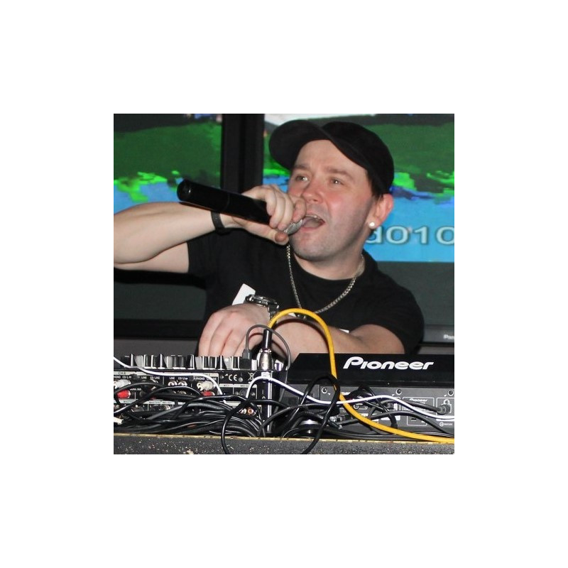 Moderátor a DJ Radeesek (Radek Hemelík - Crazy Rádio) Moderátor a DJ Radeesek (Radek Hemelík - Crazy Rádio)